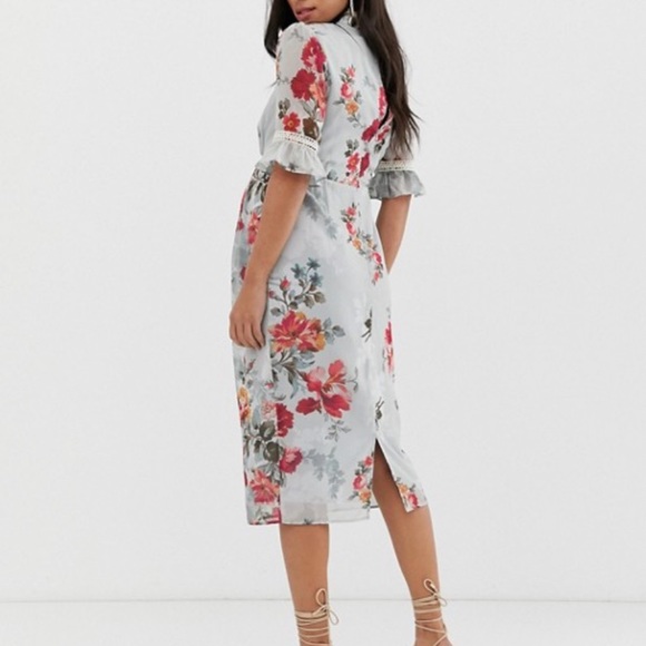 Hope & Ivy Maternity Ruffle Sleeve Pencil Dress - Picture 2 of 4